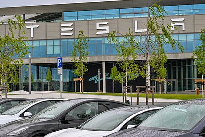 Tesla помешали построить гигантские зарядки для грузовиков