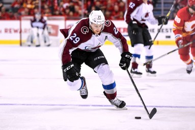 «Колорадо» в волевом стиле переиграл «Ванкувер»