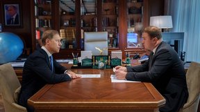 Денис Мантуров встретился с губернатором Омской области Виталием Хоценко