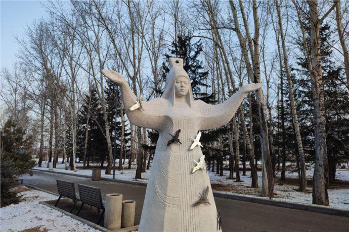 Выпускница целевого обучения из Якутии создала арт-объект в Красноярске Выпускница целевого обучения из Якутии создала арт-объект в Красноярске