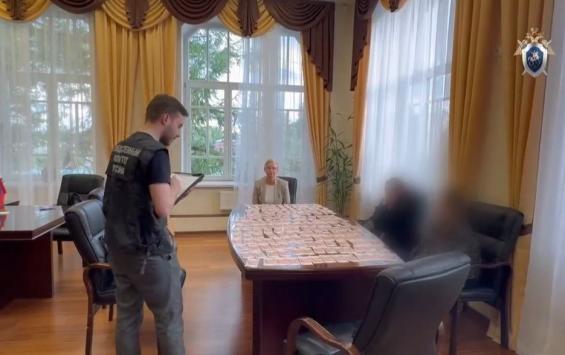 В Санкт-Петербурге главам администрации Колпинского района предъявлены обвинения по делу о взятках