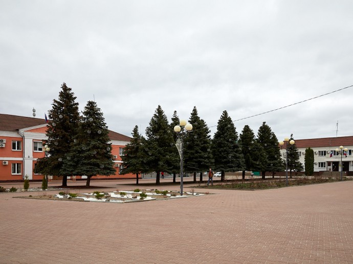 В Ракитном начали благоустраивать Советскую площадь