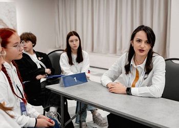 Советник директора благовещенской школы вошла в тройку сильнейших в стране