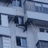 В Уфе спасатели помогли зажатой входной дверью бабушке