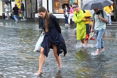 Москвичам пообещали первый дождь после засухи