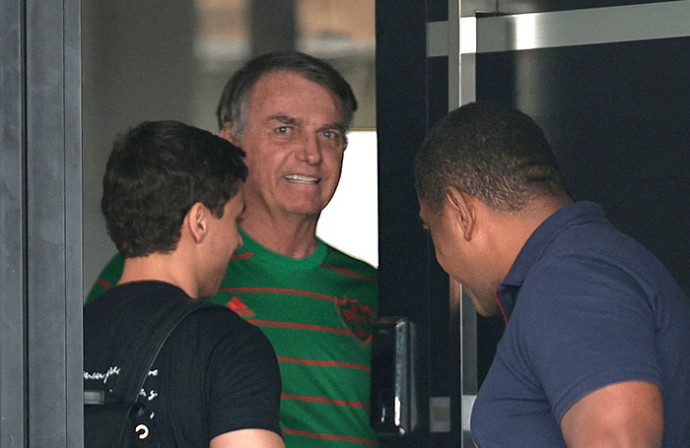 Суд арестовал экс-президента Бразилии Болсонару Суд арестовал экс-президента Бразилии Болсонару