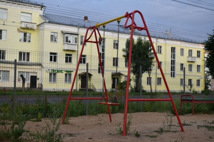 Некоторые детские площадки закрыли в Костроме ради детей