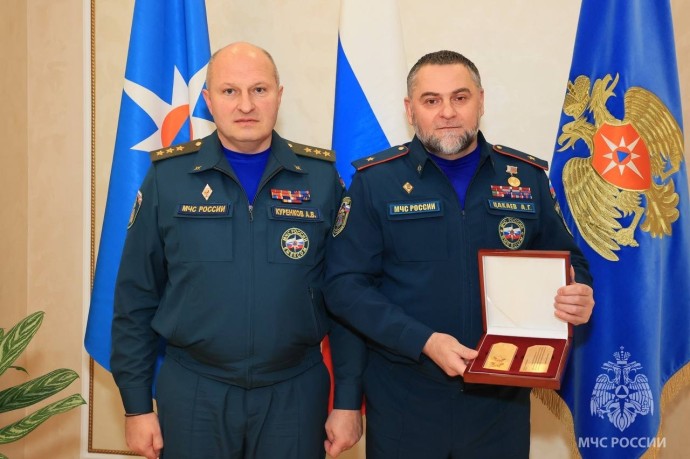 Начальнику ГУ МЧС России по Чеченской Республике присвоено звание генерал-лейтенант внутренней службы
