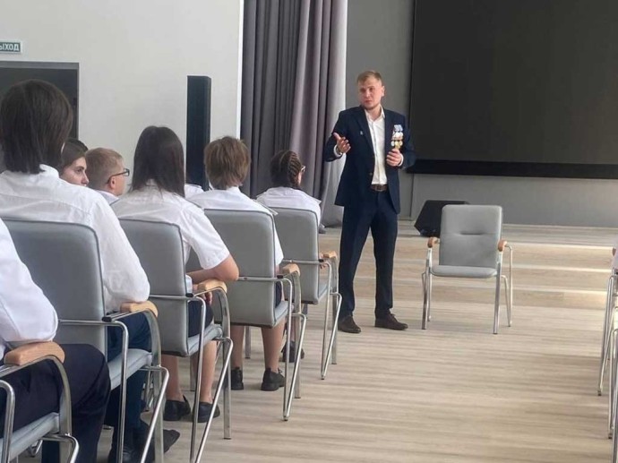 Ветеран СВО начал стажировку в Новотаволжанской администрации Шебекинского округа Ветеран СВО начал стажировку в Новотаволжанской администрации Шебекинского округа