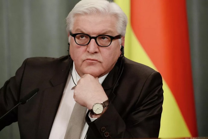 Штайнмайер призвал рассмотреть возможность возврата призыва в Германию