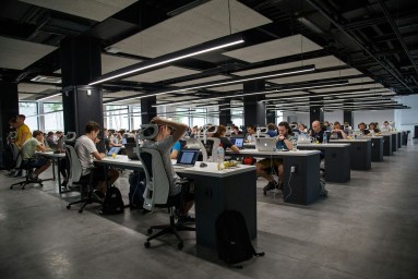 SuperJob: Москвичи считают, что МРОТ должен быть 62 тысячи рублей в месяц