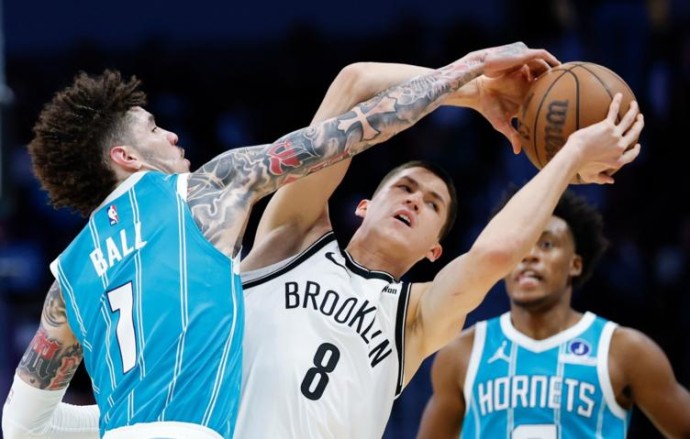 Егор Дёмин установил два рекорда в дебютном матче НБА Егор Дёмин установил два рекорда в дебютном матче НБА