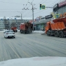 В Кирове разгребают последствия метели