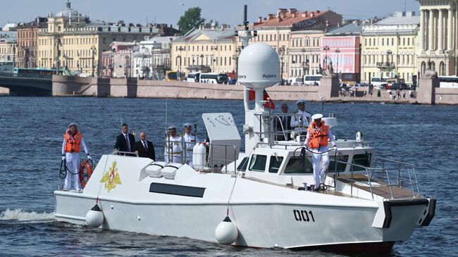 На учениях флот продемонстрировал свои боевые возможности, заявил Путин