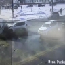 Момент столкновения скорой помощи и внедорожника попал на видео в Южно-Сахалинске