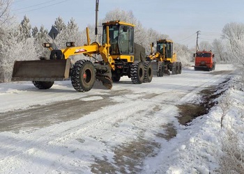 В Благовещенске сотрудники ГСТК очистили больше 100 километров дорог и тротуаров с начала недели