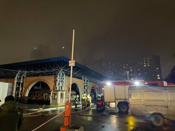 В здании Правобережного рынка ликвидировали открытое горение