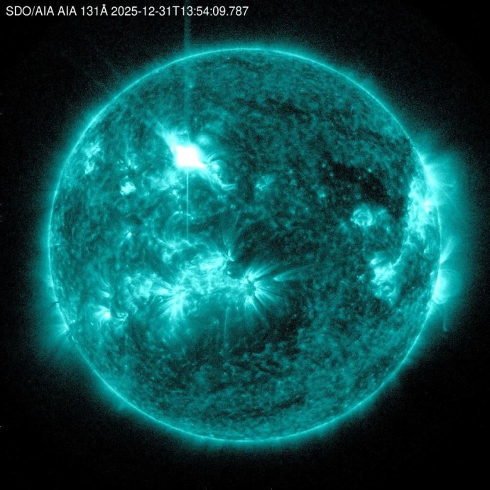 На Солнце произошла мощная вспышка, возможны бури и полярное сияние