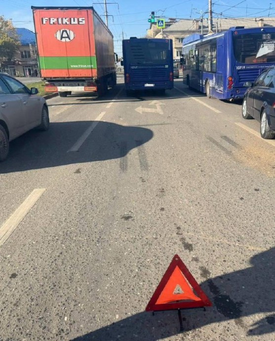 В Астрахани в ДТП с автобусом пострадал восьмилетний ребенок В Астрахани в ДТП с автобусом пострадал восьмилетний ребенок