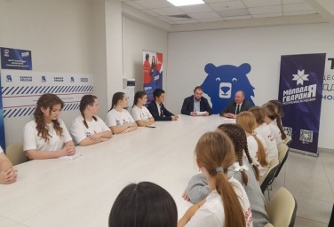 В Штабе общественной поддержки «Единой России» прошла встреча «Диалог поколений»