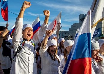 Больше 500 участников подали заявки на участие в Параде молодежи в Благовещенске