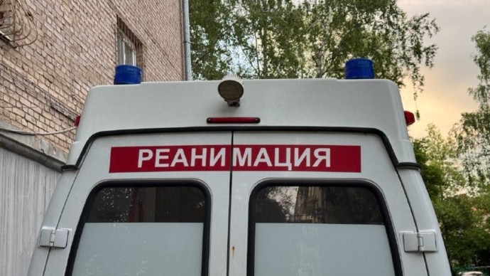 В Уфе подросток пострадал при падении с третьего этажа В Уфе подросток пострадал при падении с третьего этажа