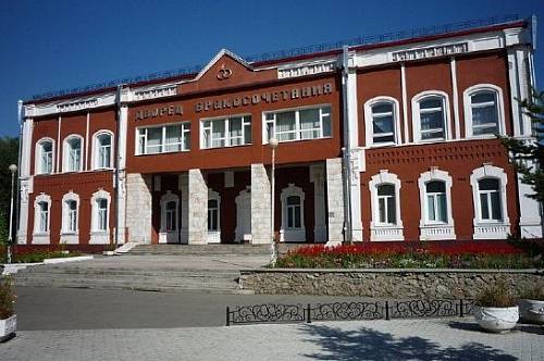 В Благовещенске Дворец бракосочетания изменит цветовую гамму