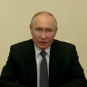 Путин поручил правительству проработать продление выплат по уходу за ребенком до трех лет
