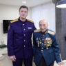 Руководитель следственного управления СК России по Краснодарскому краю навестил ветерана Великой Отечественной войны и поздравил его с наступающим Новым годом
