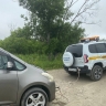 "Дорожный патруль" пришёл на помощь сахалинкам, "застрявшим" на пляже из-за сломанной машины