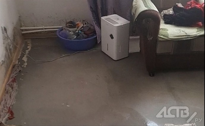 В Адо-Тымово заплесневевшая квартира в новом доме отравляет жизнь всем жильцам