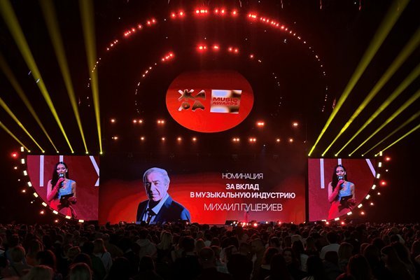Михаил Гуцериев удостоен премии «ЖАРА Music Awards»