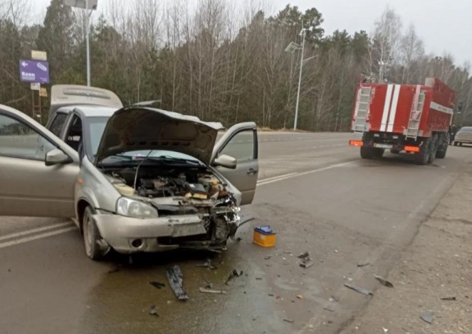 На трассе в Пензенской области столкнулись две Лады: на месте работали спасатели. ФОТО На трассе в Пензенской области столкнулись две Лады: на месте работали спасатели. ФОТО