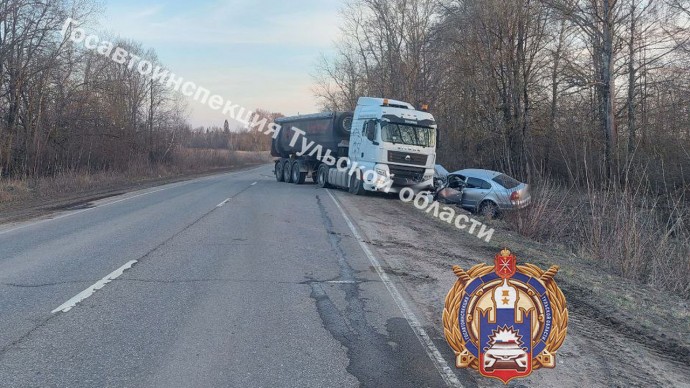 В ДТП на 130-ом километре автодороги М2 «Крым» пострадали два человека