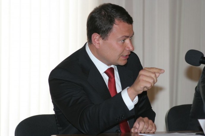Генпрокуратура потребовала арестовать имущество и счета экс-мэра Владивостока Владимира Николаева и его родственников