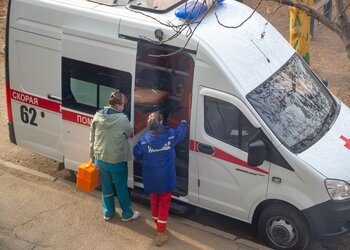 В Приамуре маляр пренебрег безопасностью и упал с высоты двух метров
