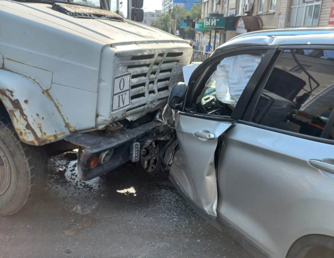 Появились новые фото с места страшной аварии на Южной Поляне в Пензе