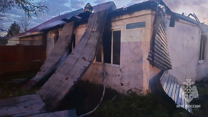 В Башкирии при пожаре в жилом доме погибли мать с сыном