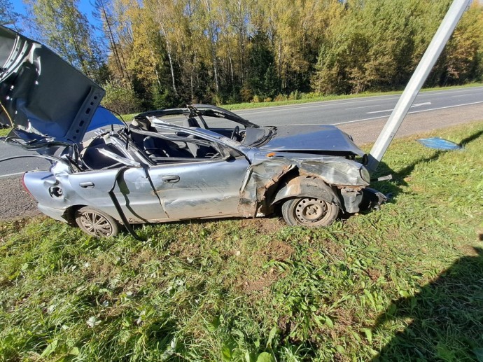 Пьяная автоледи с ребёнком в салоне врезалась в грузовик на трассе