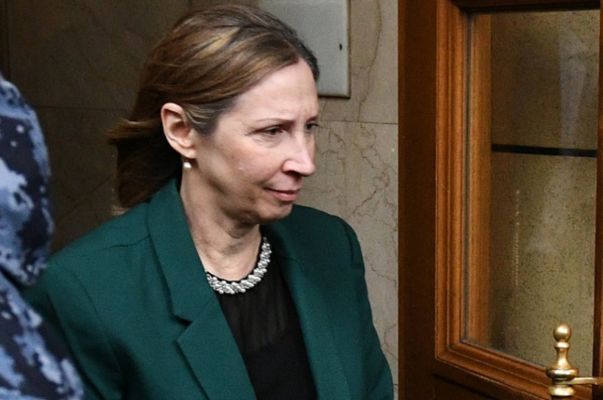 Американский посол в России Линн Трейси проигнорировала парад Победы 9 мая