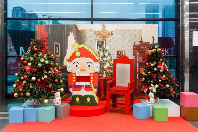 К Новому году в столице украсят более 100 станций метро К Новому году в столице украсят более 100 станций метро