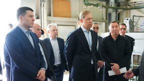 Денис Мантуров заявил о значительном росте производства основных компонентов для боеприпасов в России