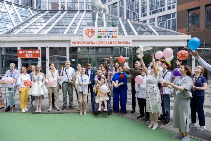 В госпитальных школах проекта «УчимЗнаем» прошли выпускные вечера