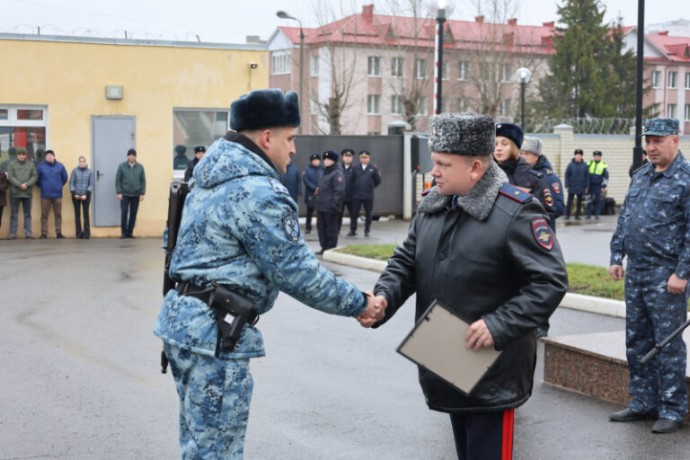 В Пензе наградили сотрудников УМВД, вернувшихся из командировки на Северный Кавказ В Пензе наградили сотрудников УМВД, вернувшихся из командировки на Северный Кавказ