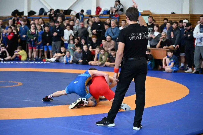 В Щёкино стартовал международный турнир по вольной борьбе памяти капитана милиции Андрея Кунина В Щёкино стартовал международный турнир по вольной борьбе памяти капитана милиции Андрея Кунина