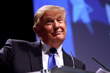Трамп заявил, что Киев сам дал повод России «разбомбить к чертям» Украину