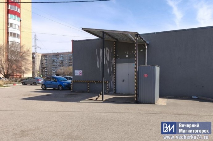 В Магнитогорске на продажу выставили небольшой торговый центр