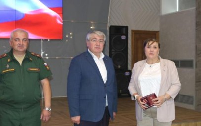 В Железногорске матерям погибших бойцов СВО вручили государственные награды