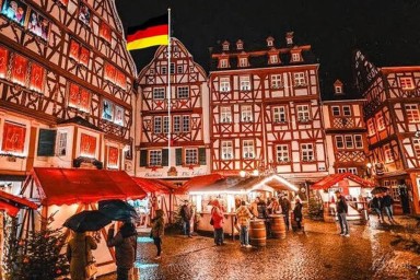 Германия — Рождественский рынок на мушке — спецназ успел