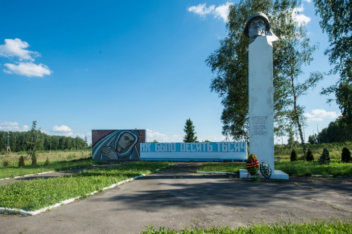 К Дню Победы дорожники благоустроили более 40 памятников вдоль трасс